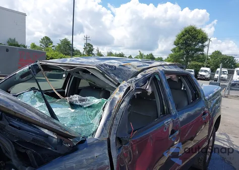 2011 Toyota Tacoma Prerunner V6 z USA, uszkodzony, nr VIN 5TFJU4GN0BX005095